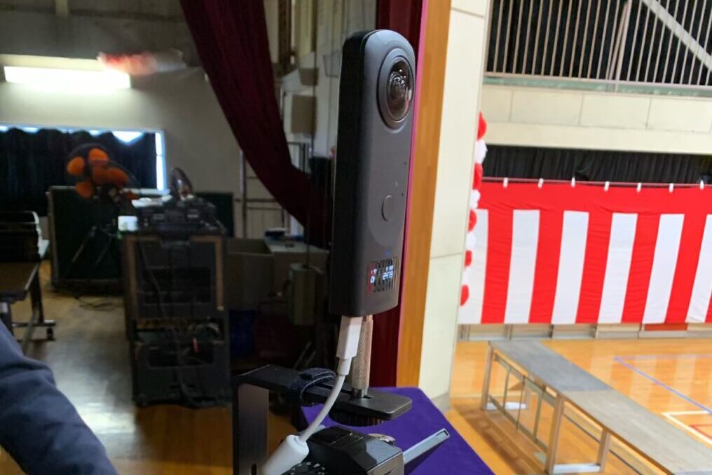 360度カメラTHETA Z1で小学校の卒業式をYoutubeライブ配信！